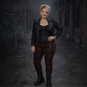 Torrid Plaid Ponte Stretch Skinny Pants Capri Grunge Goth Size 10